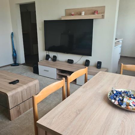 Апартаменти Apartman Valentin Комарно Екстер'єр фото