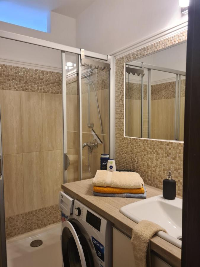 Апартаменти Apartman Valentin Комарно Екстер'єр фото